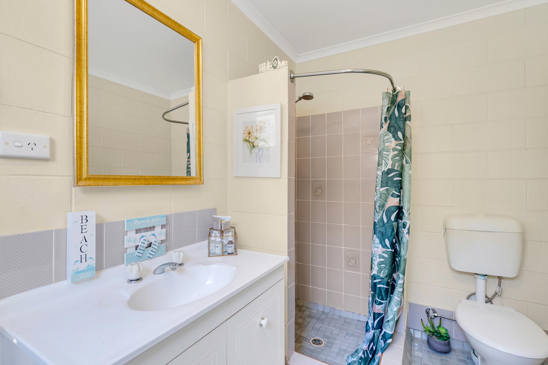 11/108-110 Mayers Street, Manunda, QLD 4870 AUS