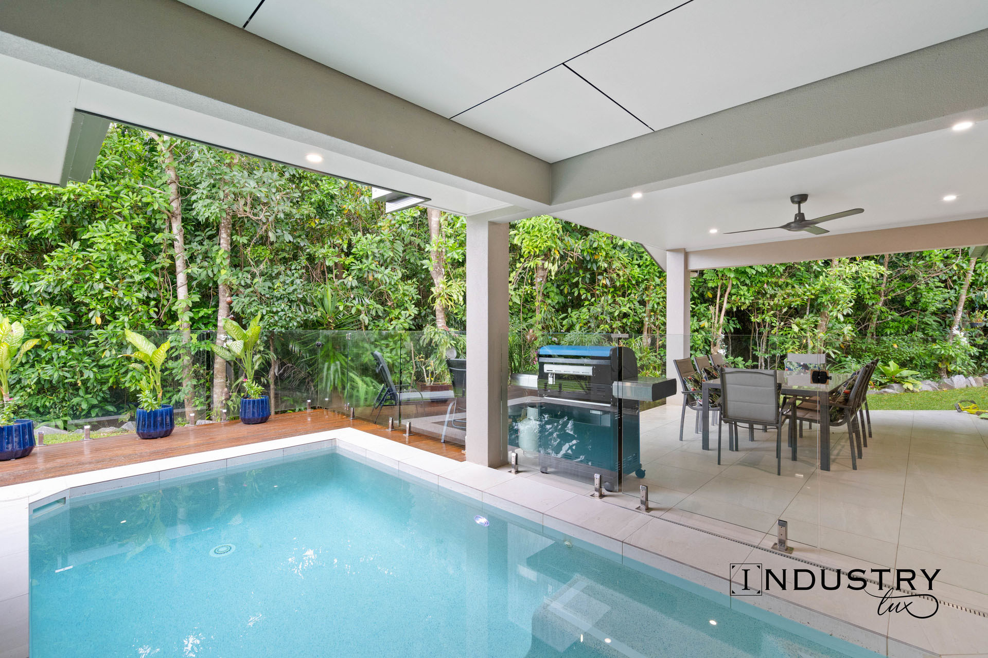 1 Flow Close, Trinity Beach, QLD 4879 AUS