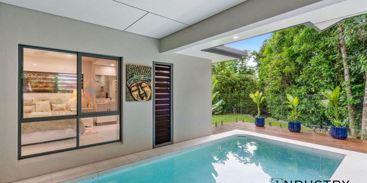1 Flow Close, Trinity Beach, QLD 4879 AUS