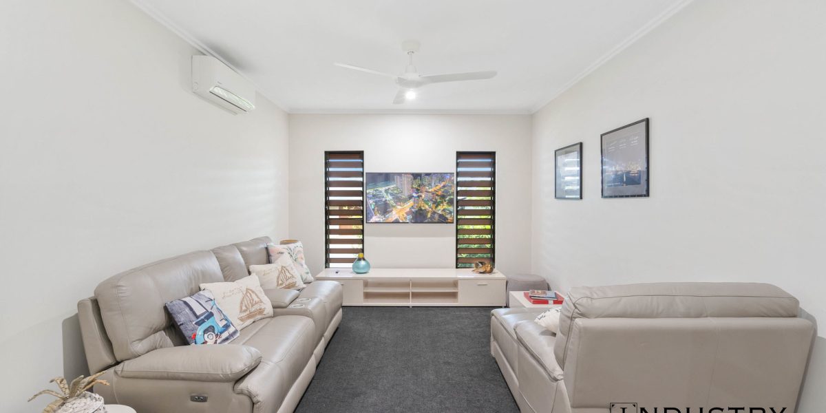 1 Flow Close, Trinity Beach, QLD 4879 AUS