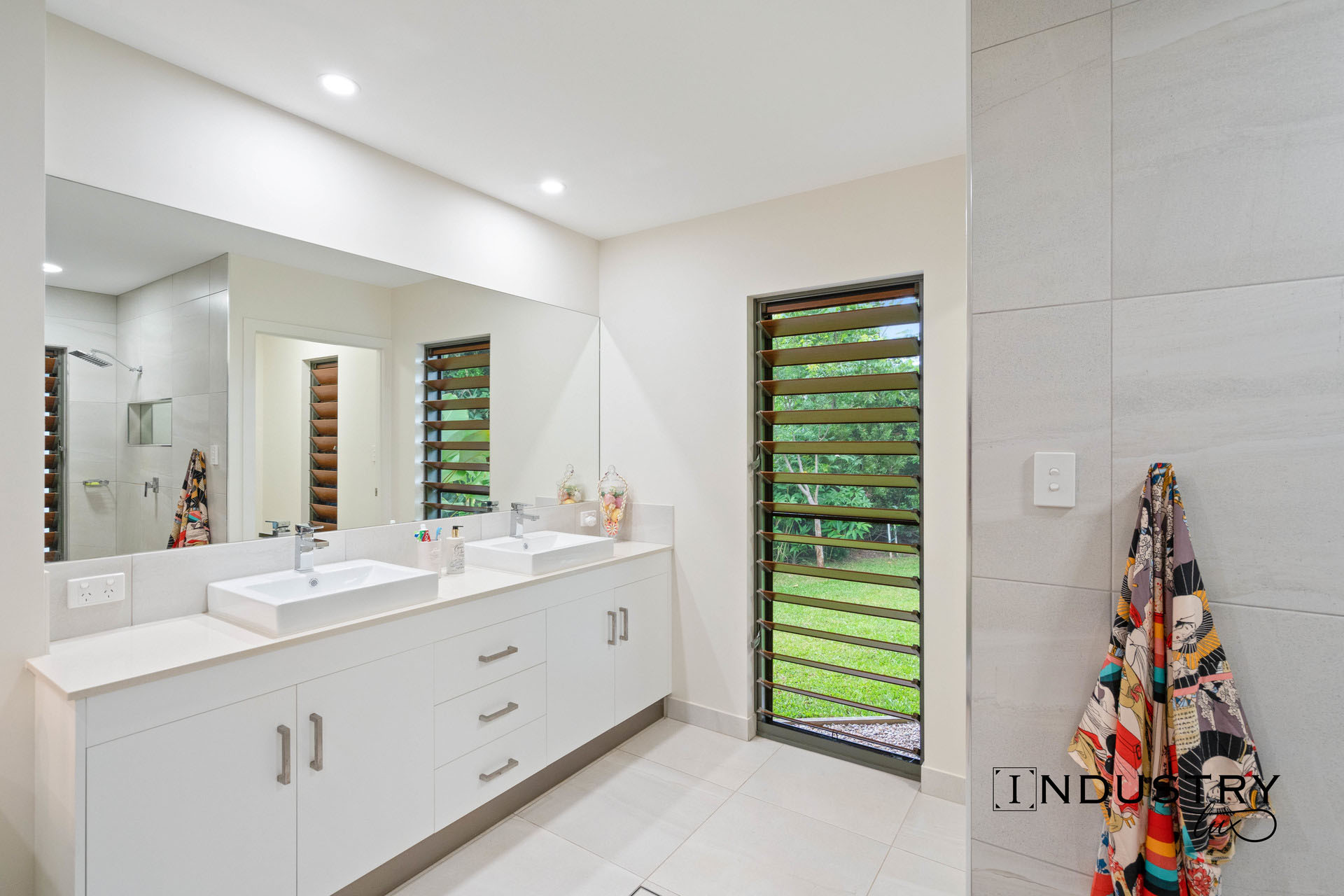 1 Flow Close, Trinity Beach, QLD 4879 AUS