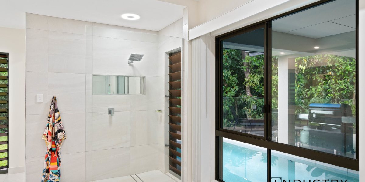 1 Flow Close, Trinity Beach, QLD 4879 AUS