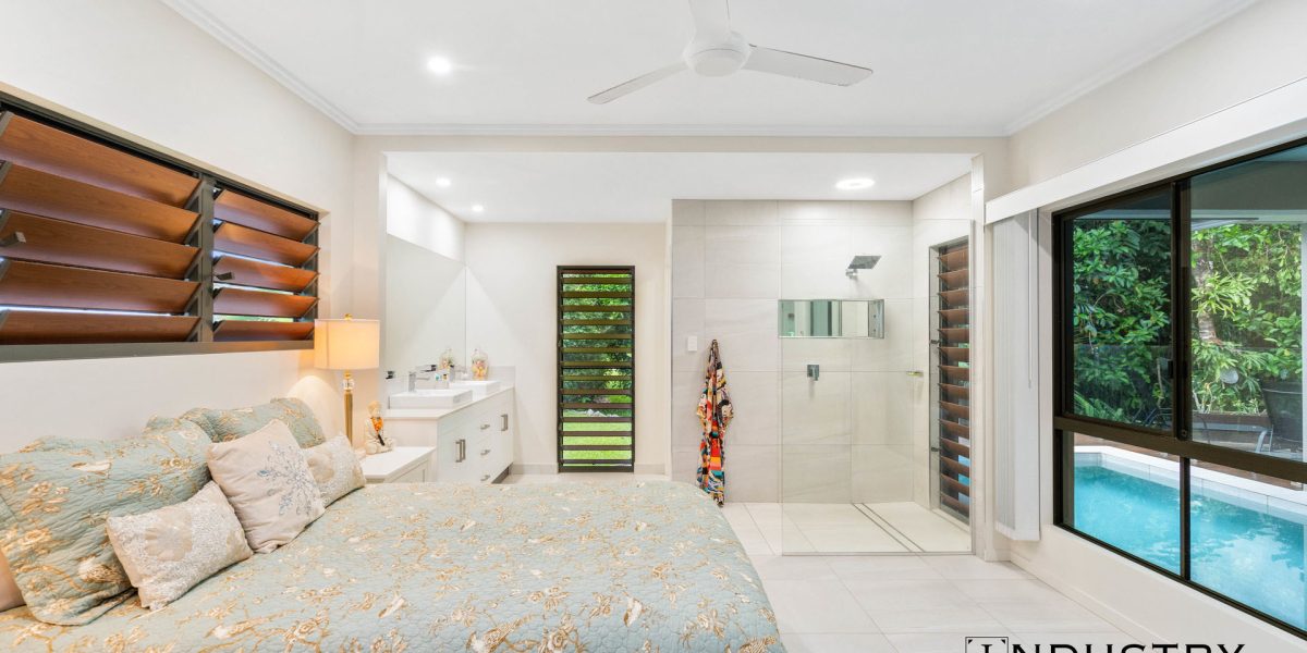 1 Flow Close, Trinity Beach, QLD 4879 AUS