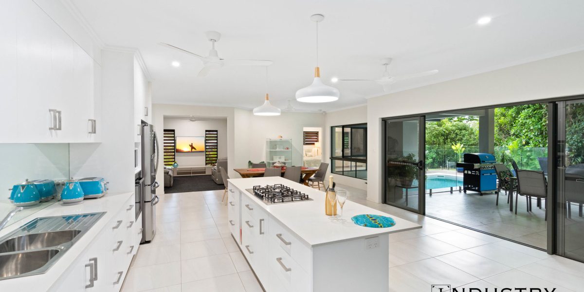 1 Flow Close, Trinity Beach, QLD 4879 AUS