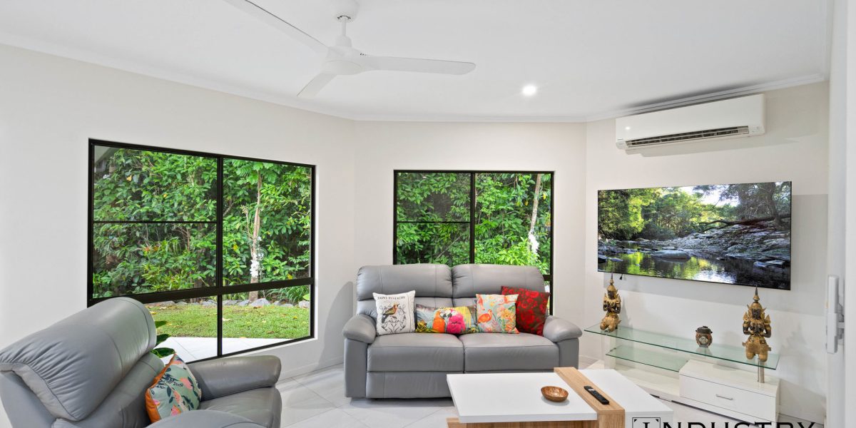 1 Flow Close, Trinity Beach, QLD 4879 AUS