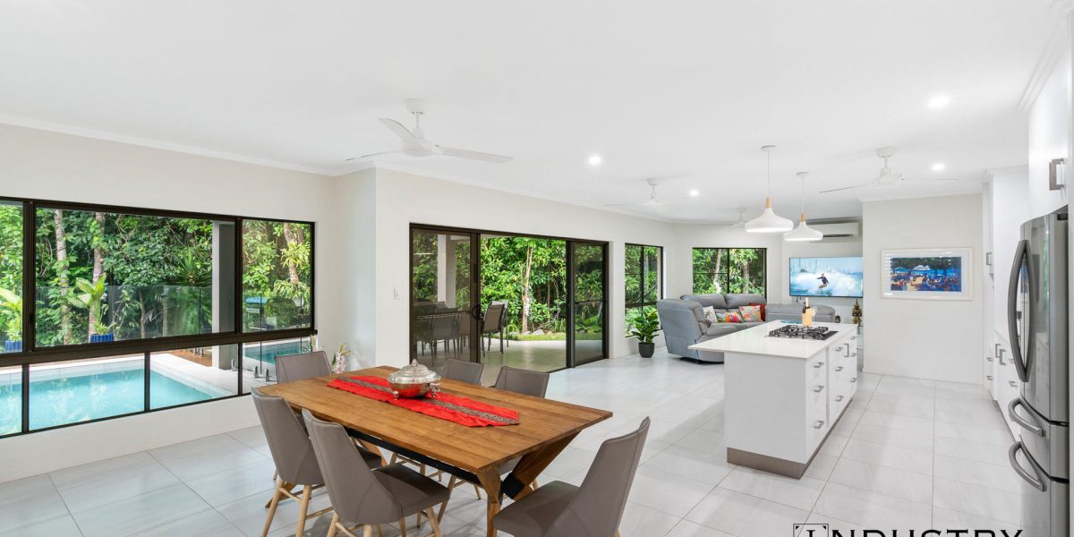1 Flow Close, Trinity Beach, QLD 4879 AUS