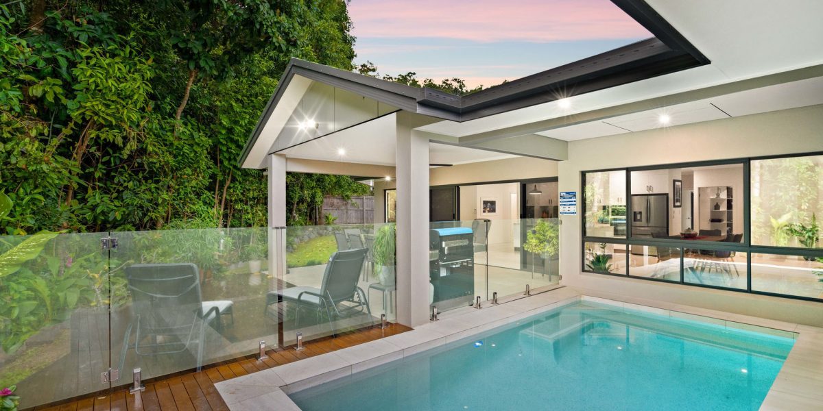 1 Flow Close, Trinity Beach, QLD 4879 AUS