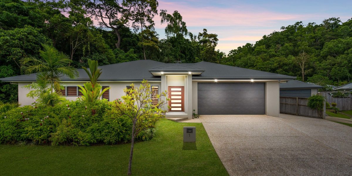 1 Flow Close, Trinity Beach, QLD 4879 AUS