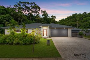 1 Flow Close, Trinity Beach, QLD 4879 AUS