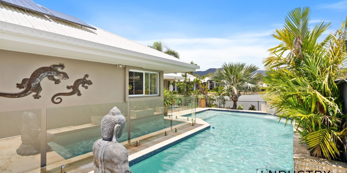 2 Lagoon Drive, Trinity Beach, QLD 4879 AUS