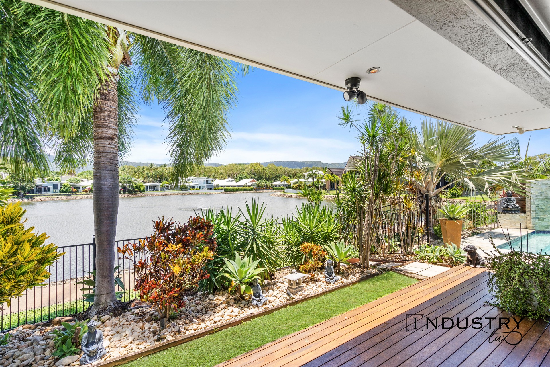 2 Lagoon Drive, Trinity Beach, QLD 4879 AUS