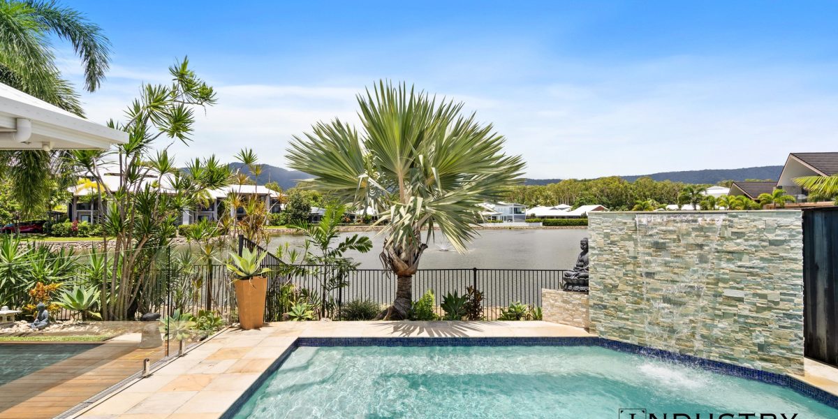 2 Lagoon Drive, Trinity Beach, QLD 4879 AUS