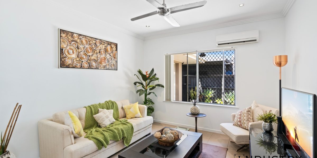 2 Lagoon Drive, Trinity Beach, QLD 4879 AUS