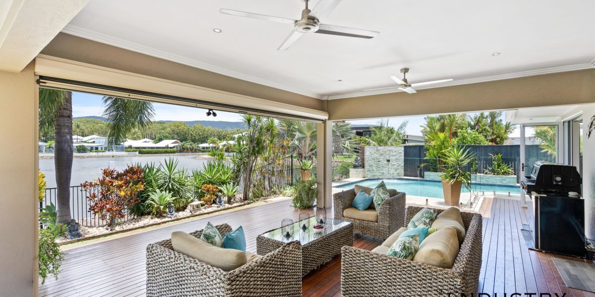 2 Lagoon Drive, Trinity Beach, QLD 4879 AUS