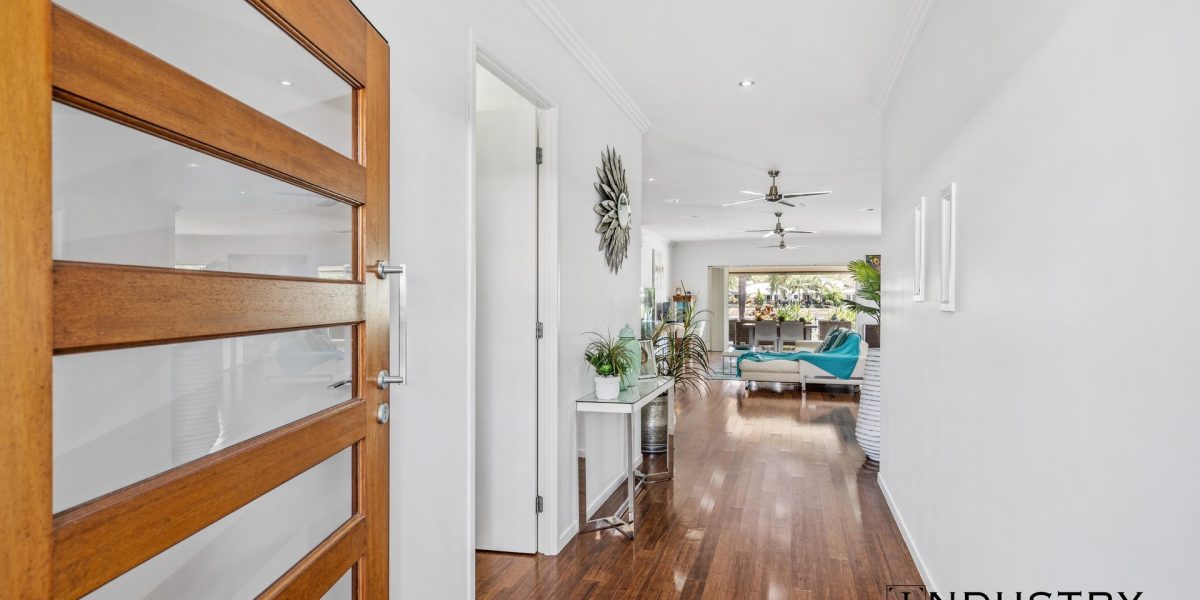 2 Lagoon Drive, Trinity Beach, QLD 4879 AUS