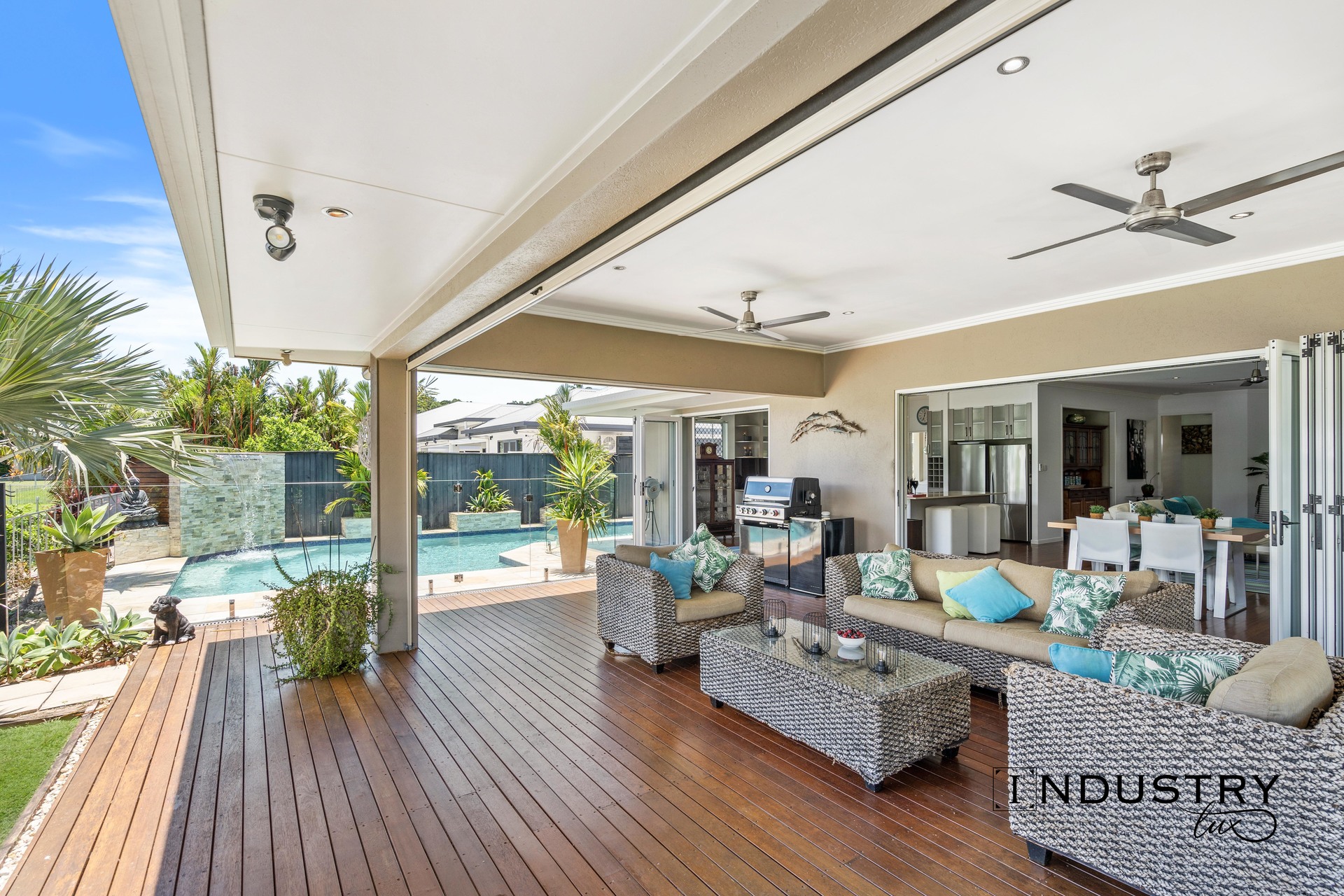 2 Lagoon Drive, Trinity Beach, QLD 4879 AUS