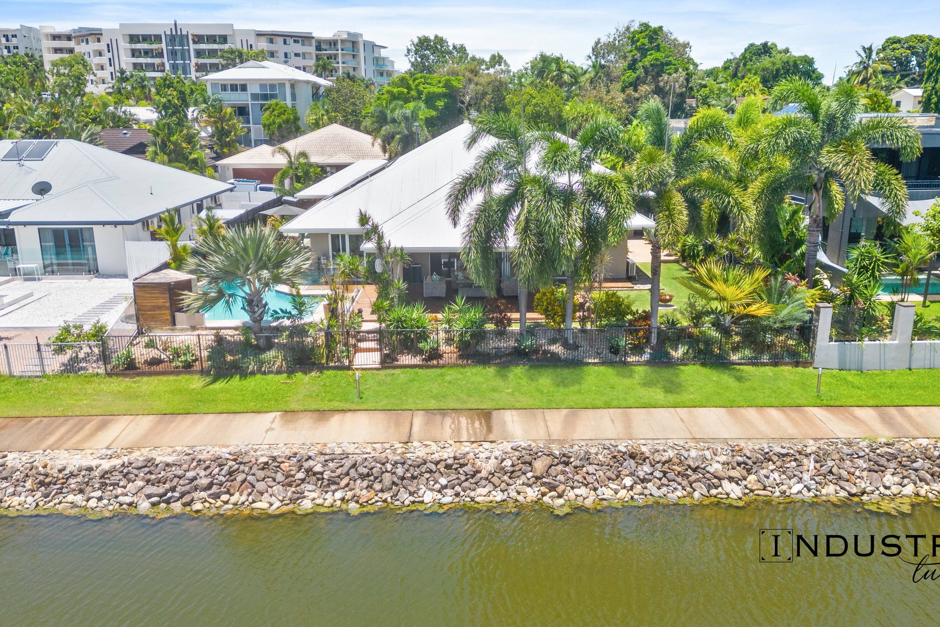 2 Lagoon Drive, Trinity Beach, QLD 4879 AUS