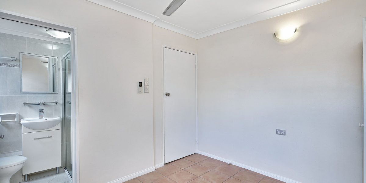 2/39 Arlington Esplanade, Clifton Beach, QLD 4879 AUS
