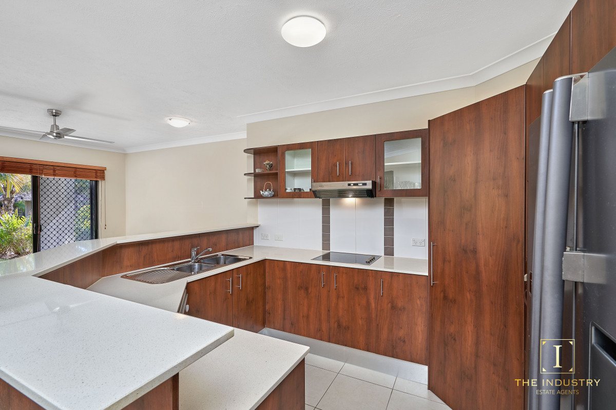 7/1-15 Robson Street, Mooroobool, QLD 4870 AUS