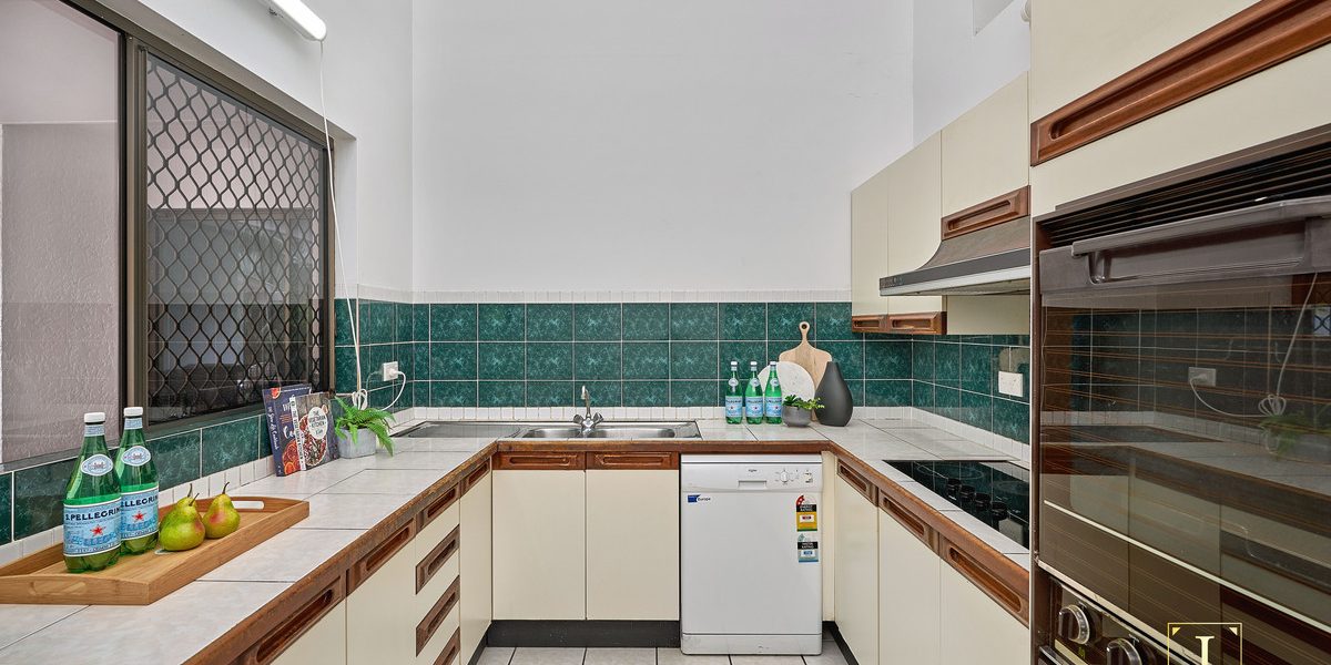 4 Lena Close, Clifton Beach, QLD 4879 AUS