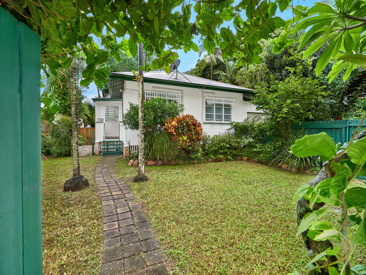 17 Hardwick Street, Stratford, QLD 4870 AUS