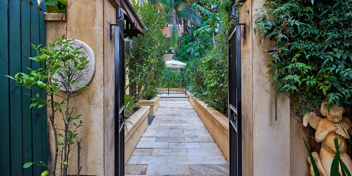 7 Beryl Street, Cairns North, QLD 4870 AUS