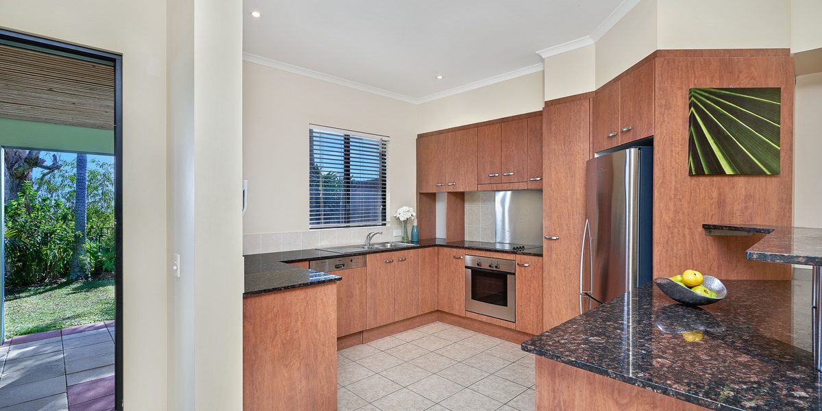 9/5-7 Arlington Esplanade, Clifton Beach, QLD 4879 AUS