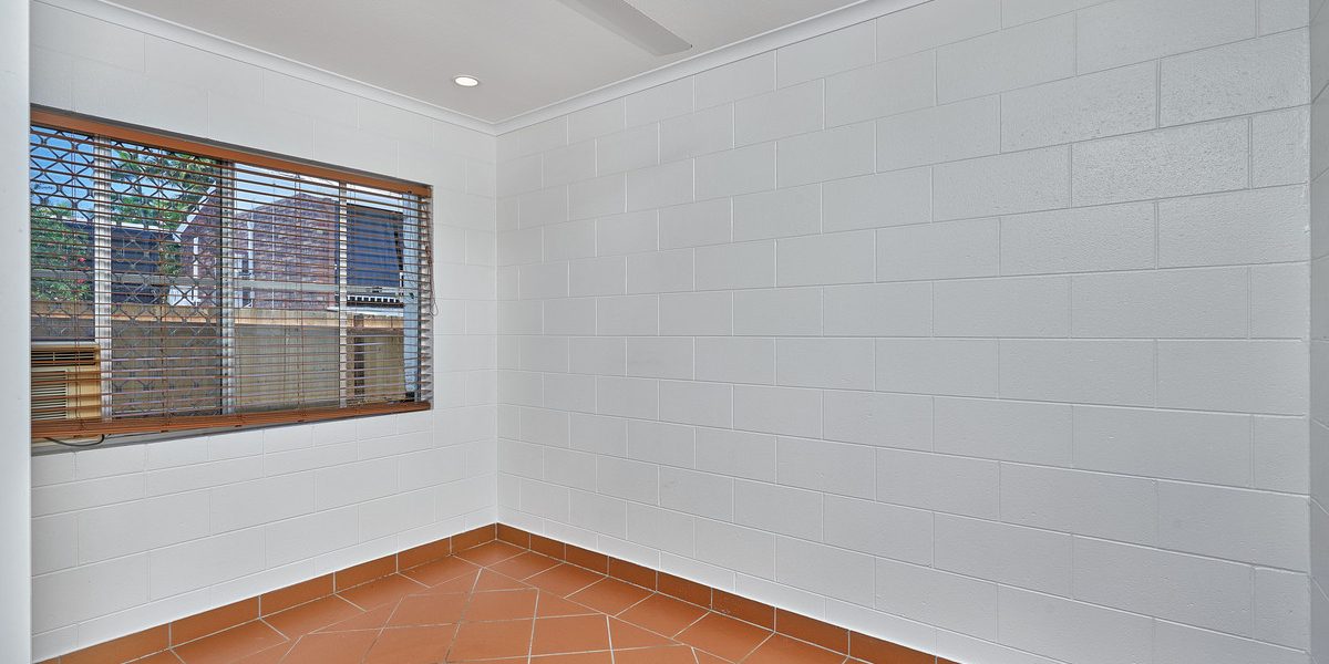2/71-73 Woodward Street, Edge Hill, QLD 4870 AUS