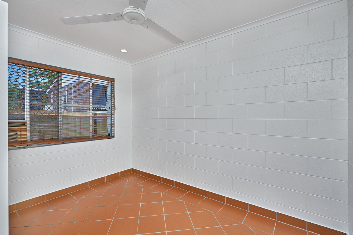 2/71-73 Woodward Street, Edge Hill, QLD 4870 AUS