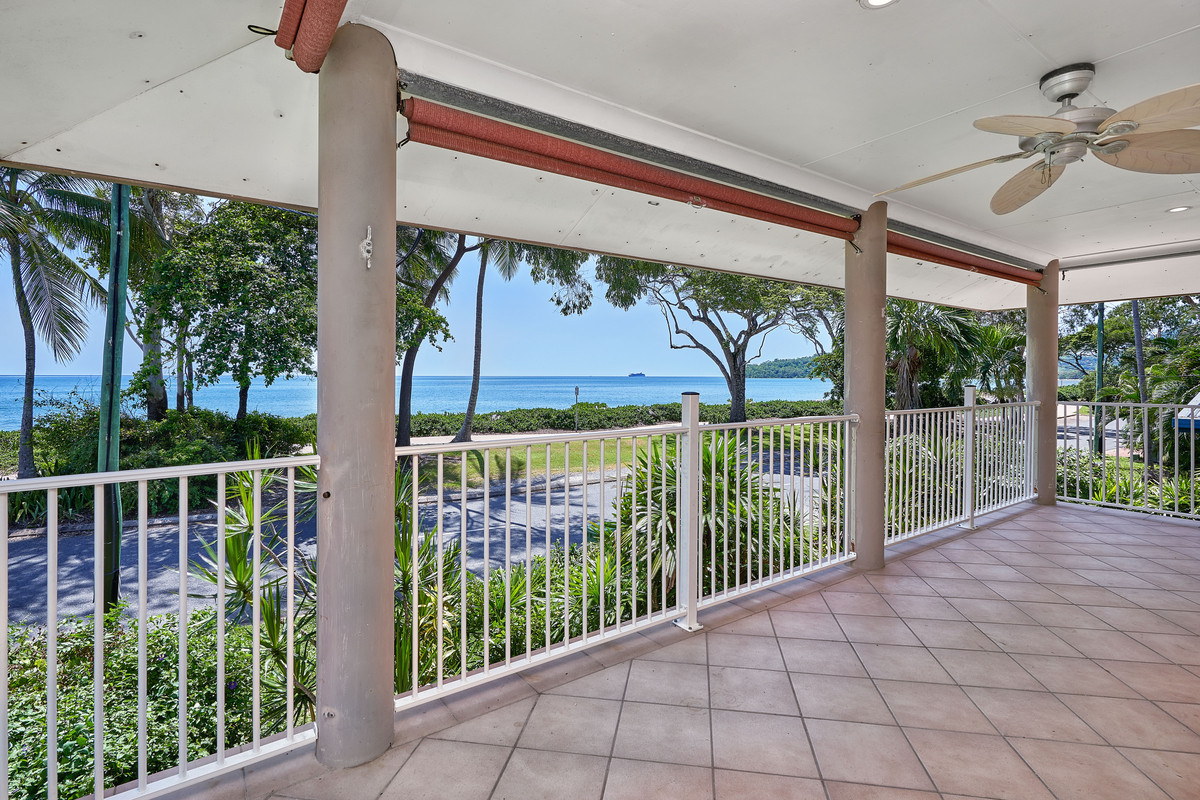 1/39 Arlington Esplanade, Clifton Beach, QLD 4879 AUS