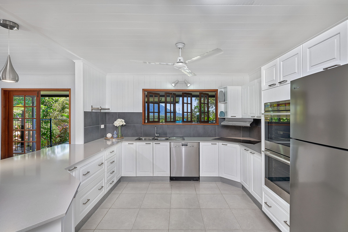 1 Kiriwina Close, Trinity Beach, QLD 4879 AUS