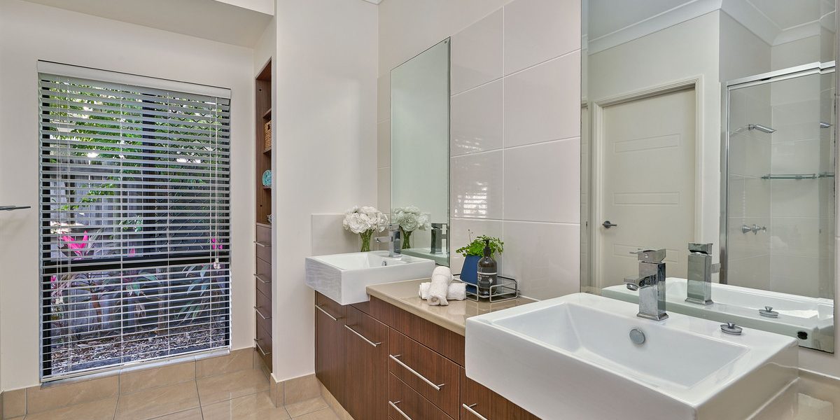 8 Kaban Grove, Trinity Park, QLD 4879 AUS