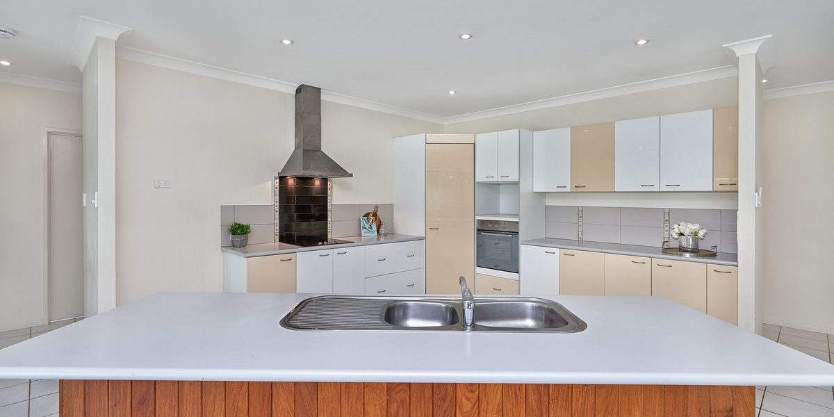 14 Charnley Avenue, Bentley Park, QLD 4869 AUS