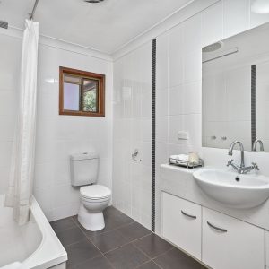 18 Bellbird Street, Bayview Heights, QLD 4868 AUS