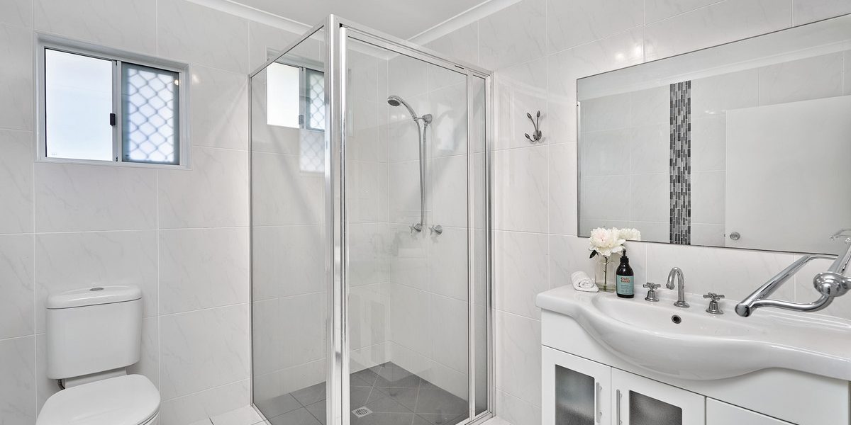 27 Yurongi Street, Caravonica, QLD 4878 AUS