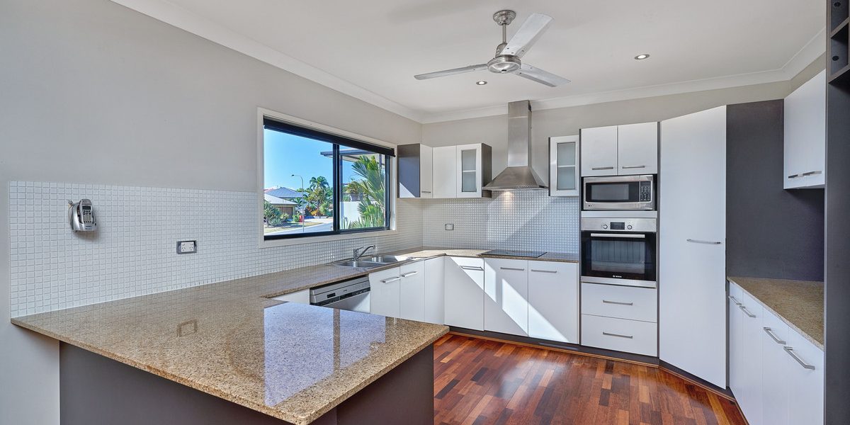 87 Daphne Drive, Redlynch, QLD 4870 AUS