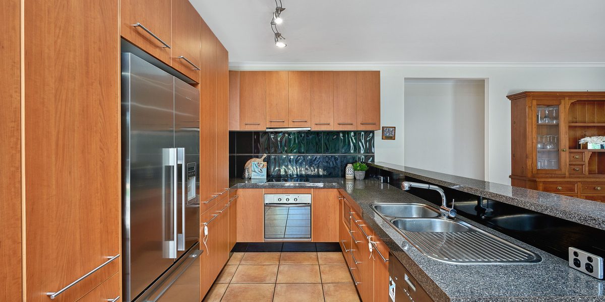 20 Batt Street, Clifton Beach, QLD 4879 AUS