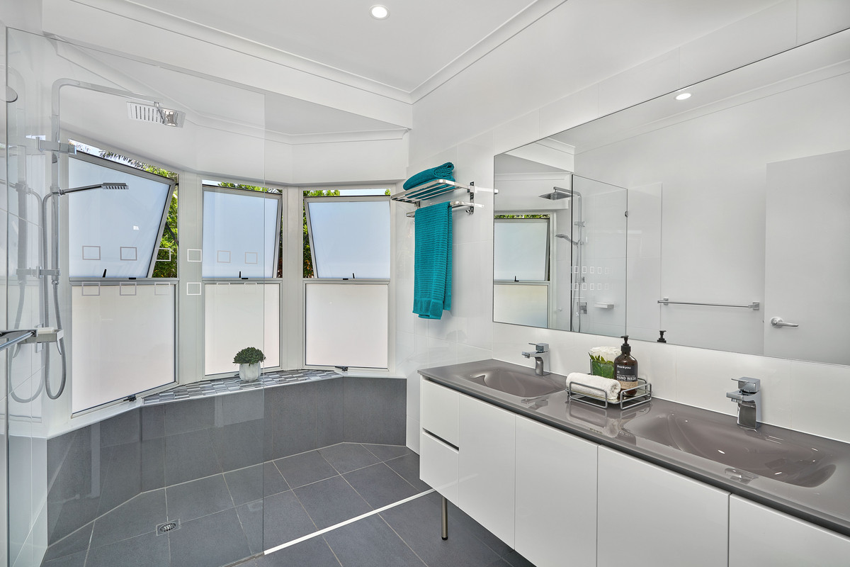 11 Hicks Close, Kewarra Beach, QLD 4879 AUS