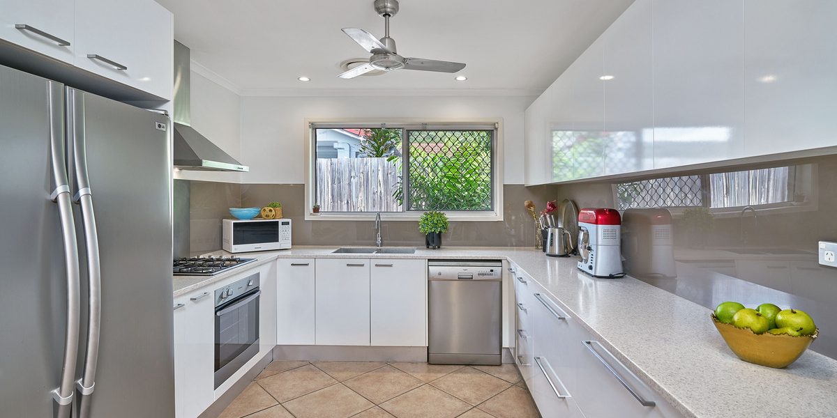 15 Beaver Street, Clifton Beach, QLD 4879 AUS
