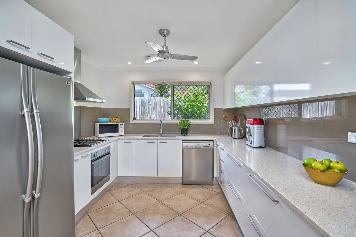 15 Beaver Street, Clifton Beach, QLD 4879 AUS