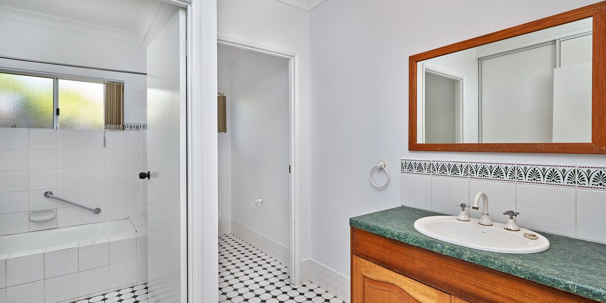 8 Collett Close, Kewarra Beach, QLD 4879 AUS