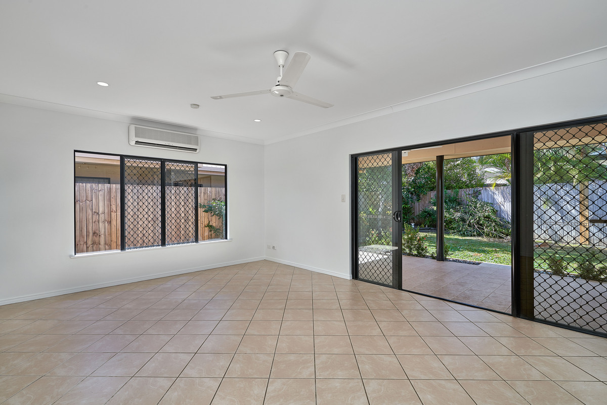 11 Bronte Close, KEWARRA BEACH, QLD 4879 AUS