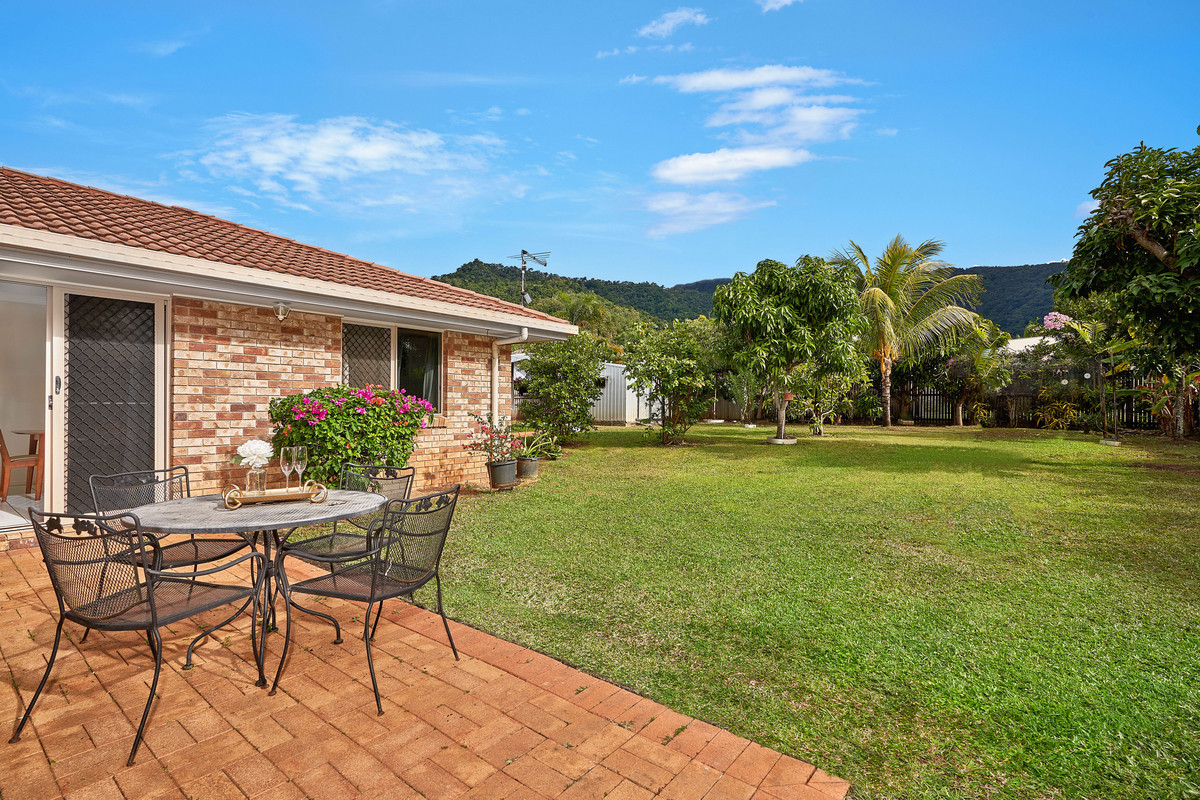 65 Moore Road, Kewarra Beach, QLD 4879 AUS