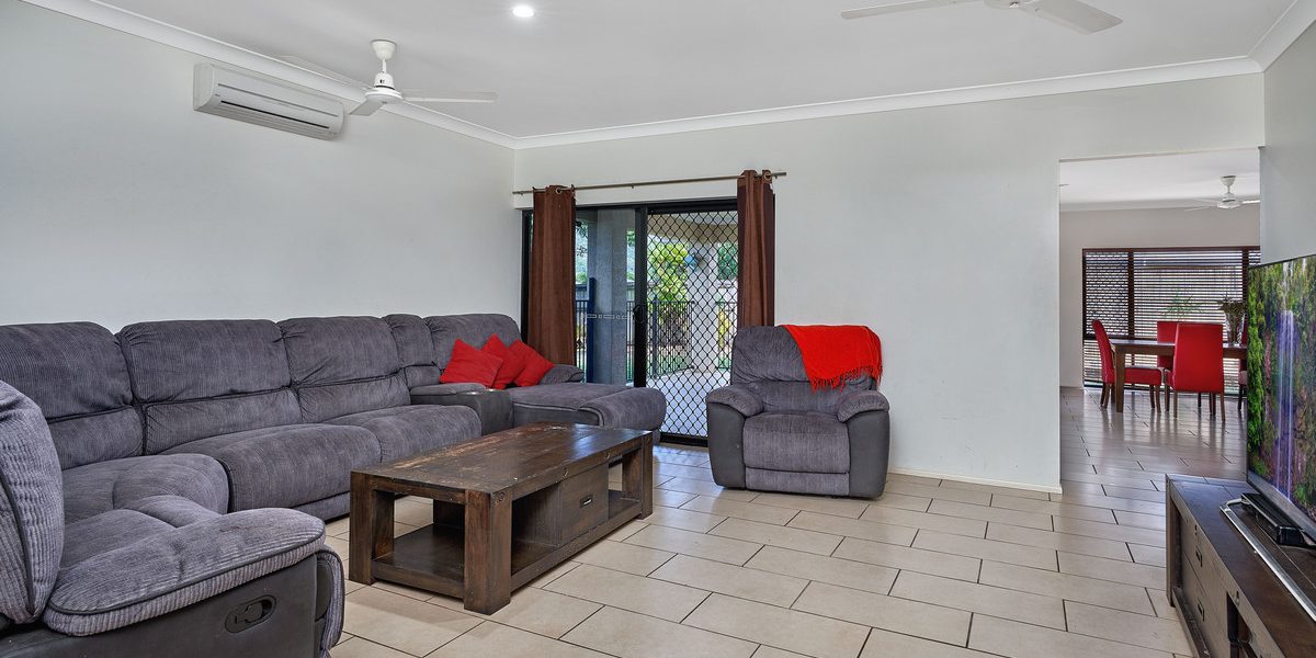 64 Tyrconnell Close, Redlynch, QLD 4870 AUS