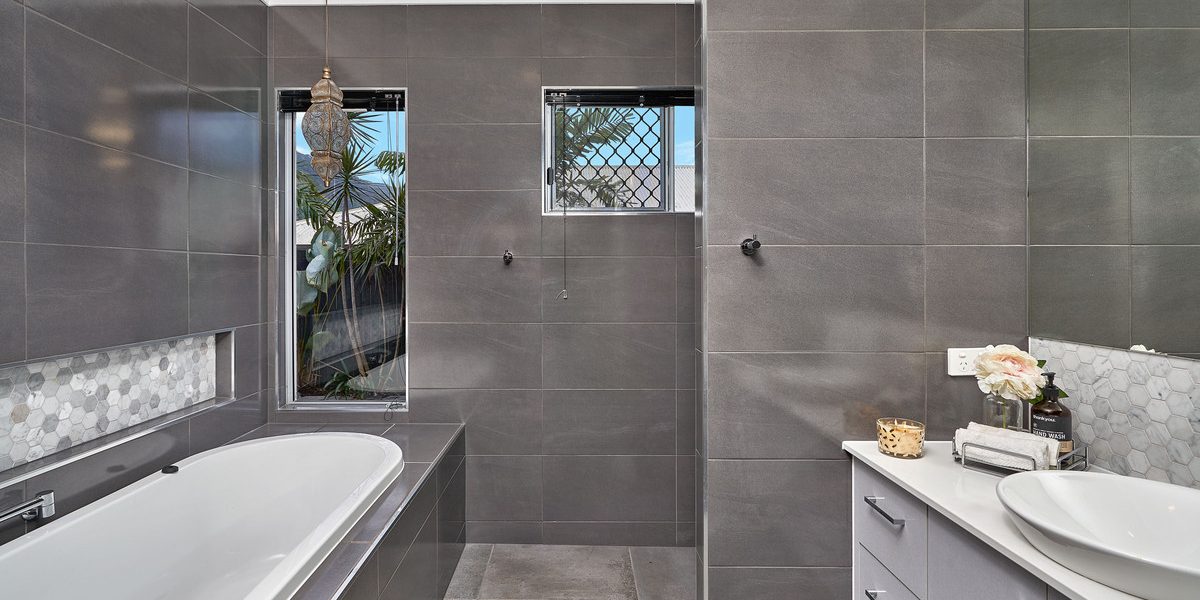 43 Mackerras Street, Redlynch, QLD 4870 AUS