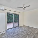 2/39 Arlington Esplanade, Clifton Beach, QLD 4879 AUS