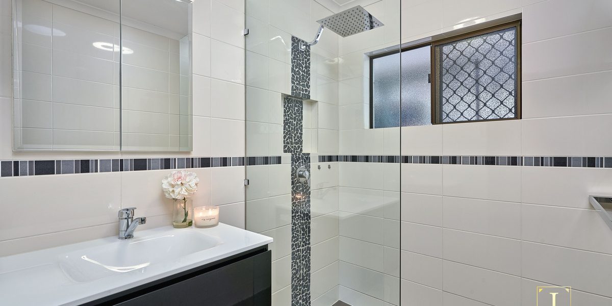 4 Amarina Close, Caravonica, QLD 4878 AUS