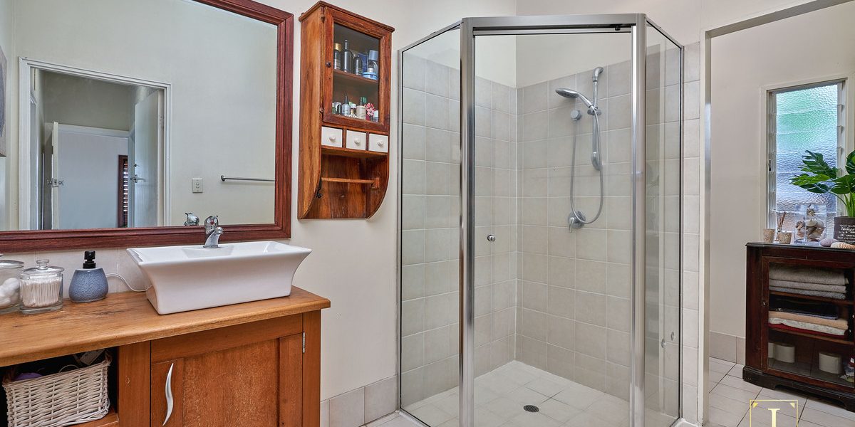 39 Machans Street, Machans Beach, QLD 4878 AUS