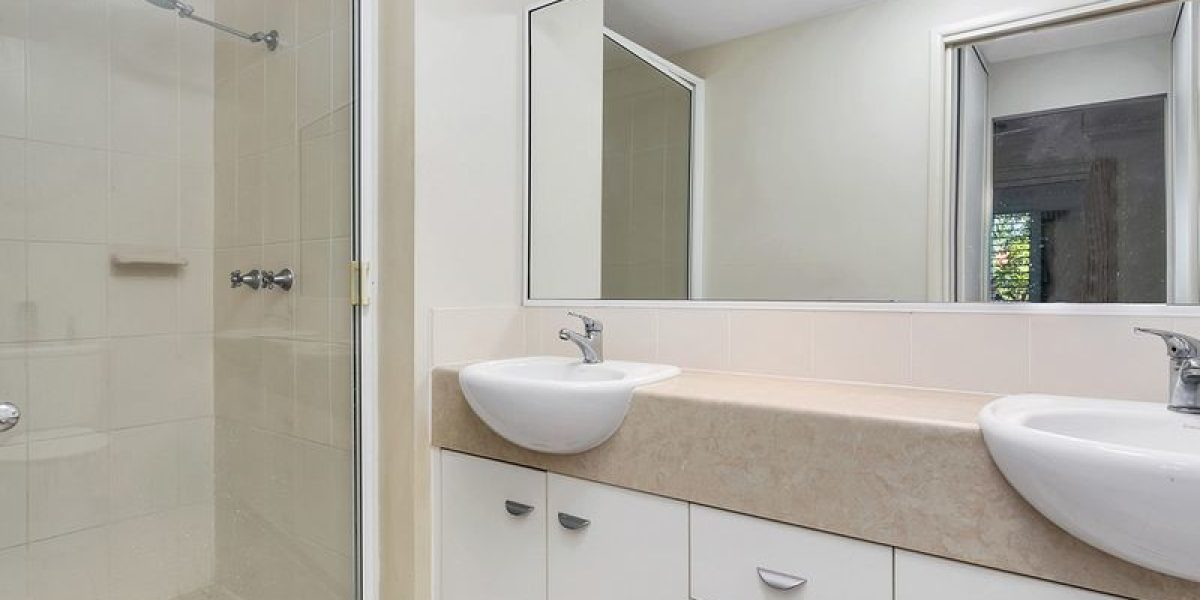 2/16-18 Smith Street, Cairns North, QLD 4870 AUS