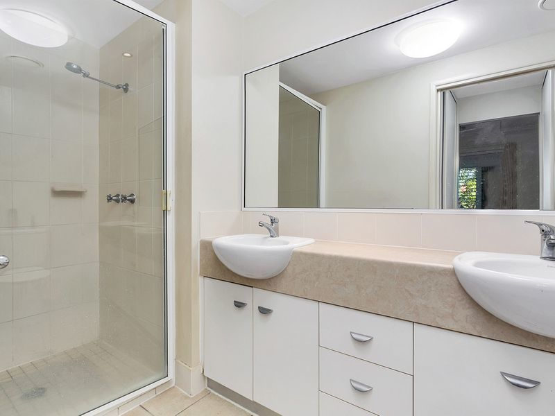 2/16-18 Smith Street, Cairns North, QLD 4870 AUS